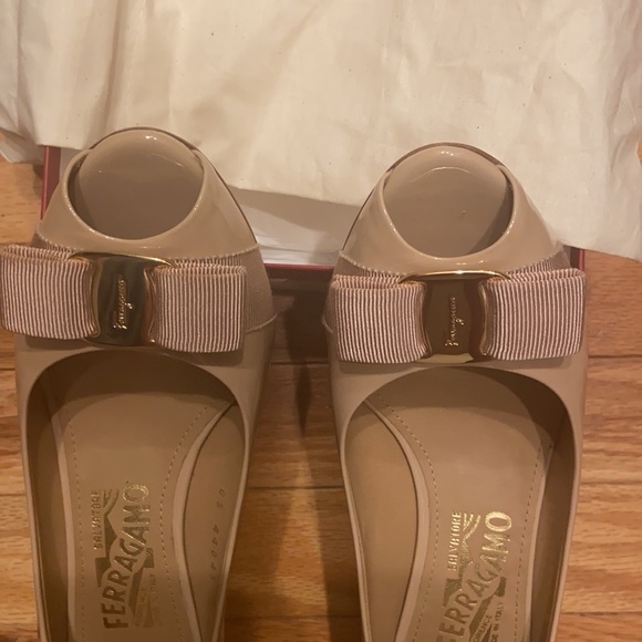 Bisque patent calf leather Sissi wedges - Picture 7 of 12